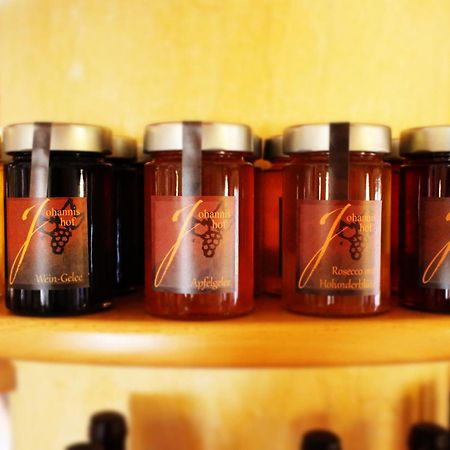 Johannishof Wein-Cafe & Gaestehaus Langsur 외부 사진