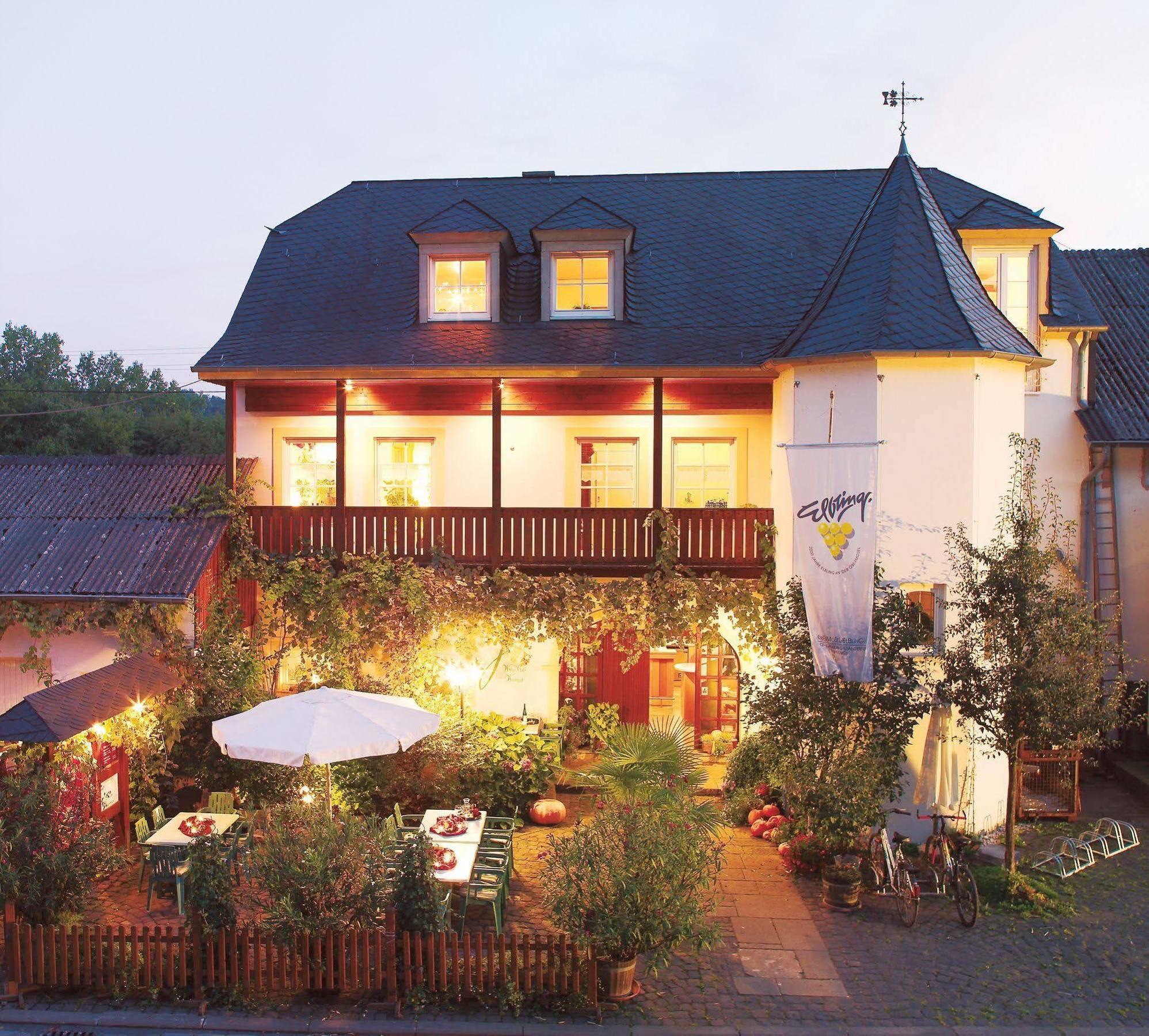 Johannishof Wein-Cafe & Gaestehaus Langsur 외부 사진