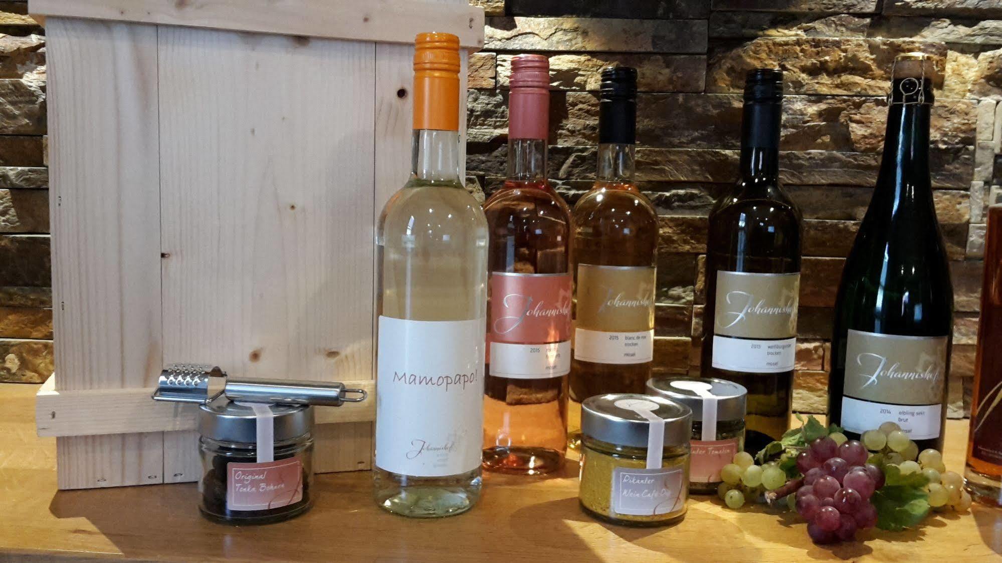 Johannishof Wein-Cafe & Gaestehaus Langsur 외부 사진